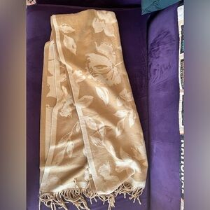 Pretty Persuasions Beige and Ivory Throw